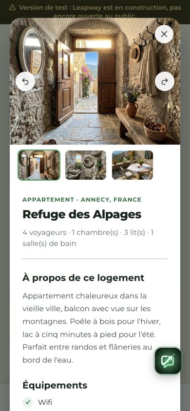 La fiche logement du Refuge des Alpages dans Leapway, sur l’écran d’un téléphone.